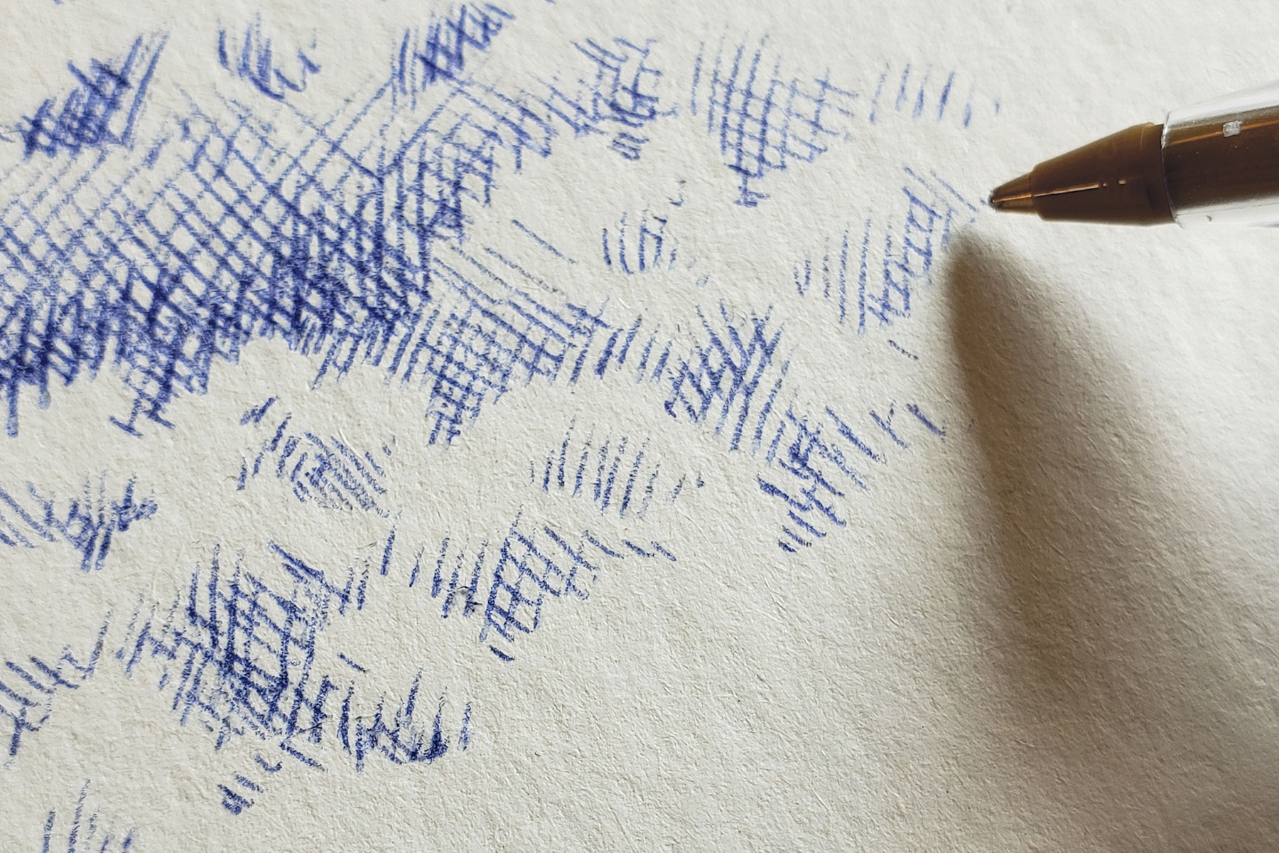 Nuages XXI, 2022 - Stylo à bille BIC sur papier - 21x28 cm, dessin en cours - Inès de Chefdebien